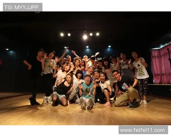 武汉街舞队灵活性揭秘:街舞文化与团队精神的完美结合 武汉街舞队灵活性揭秘:街舞文化与团队精神的完美结合